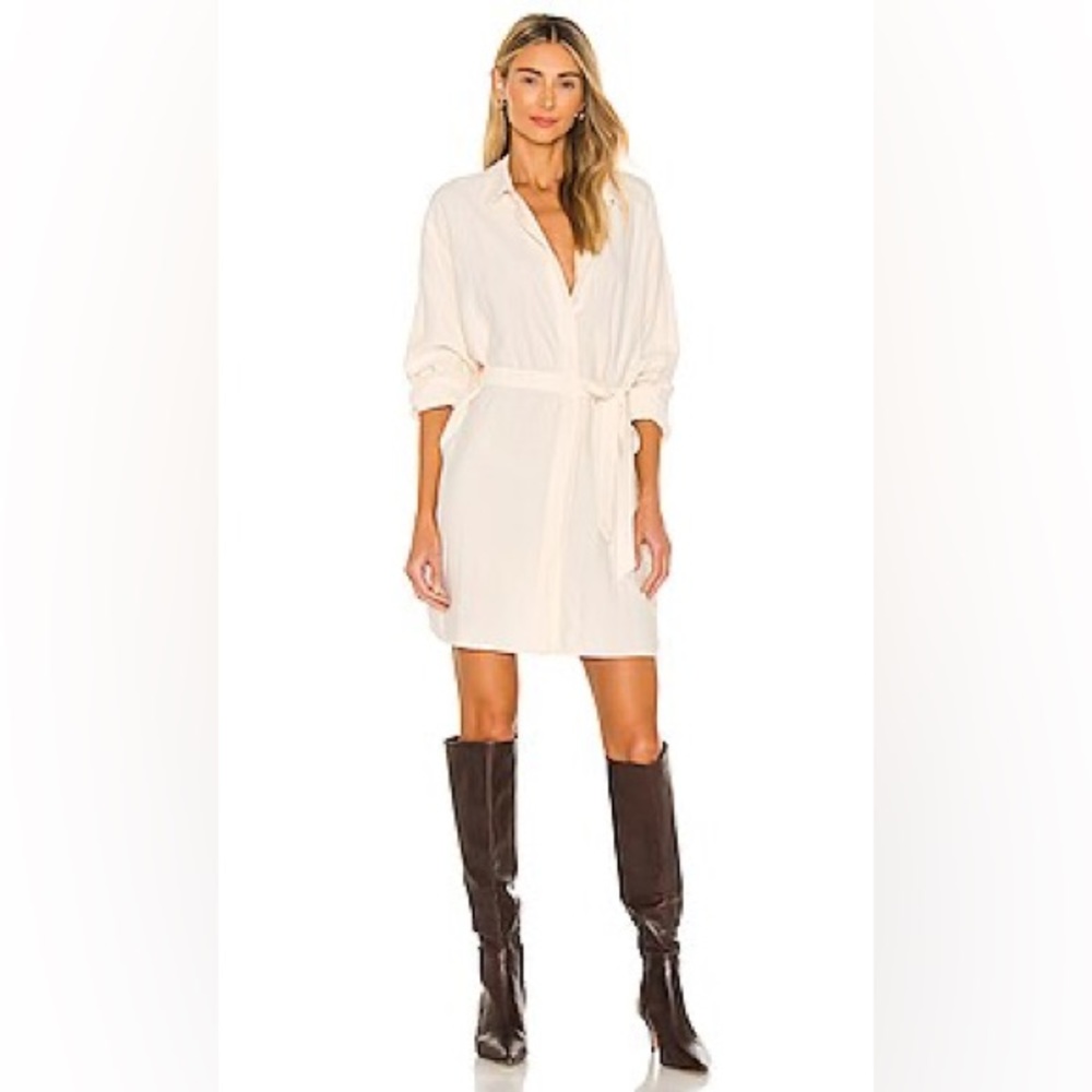 The Amalie Mini Dress in Beige
L'Academie Sz M